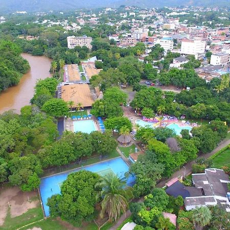 Hotel Guadaira Resort Melgar Exterior foto