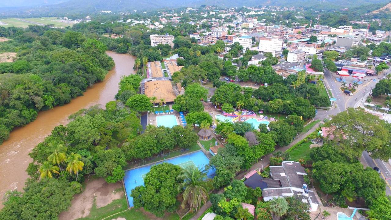Hotel Guadaira Resort Melgar Exterior foto
